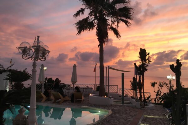 34345432_1536216609822761_534954617851609088_n